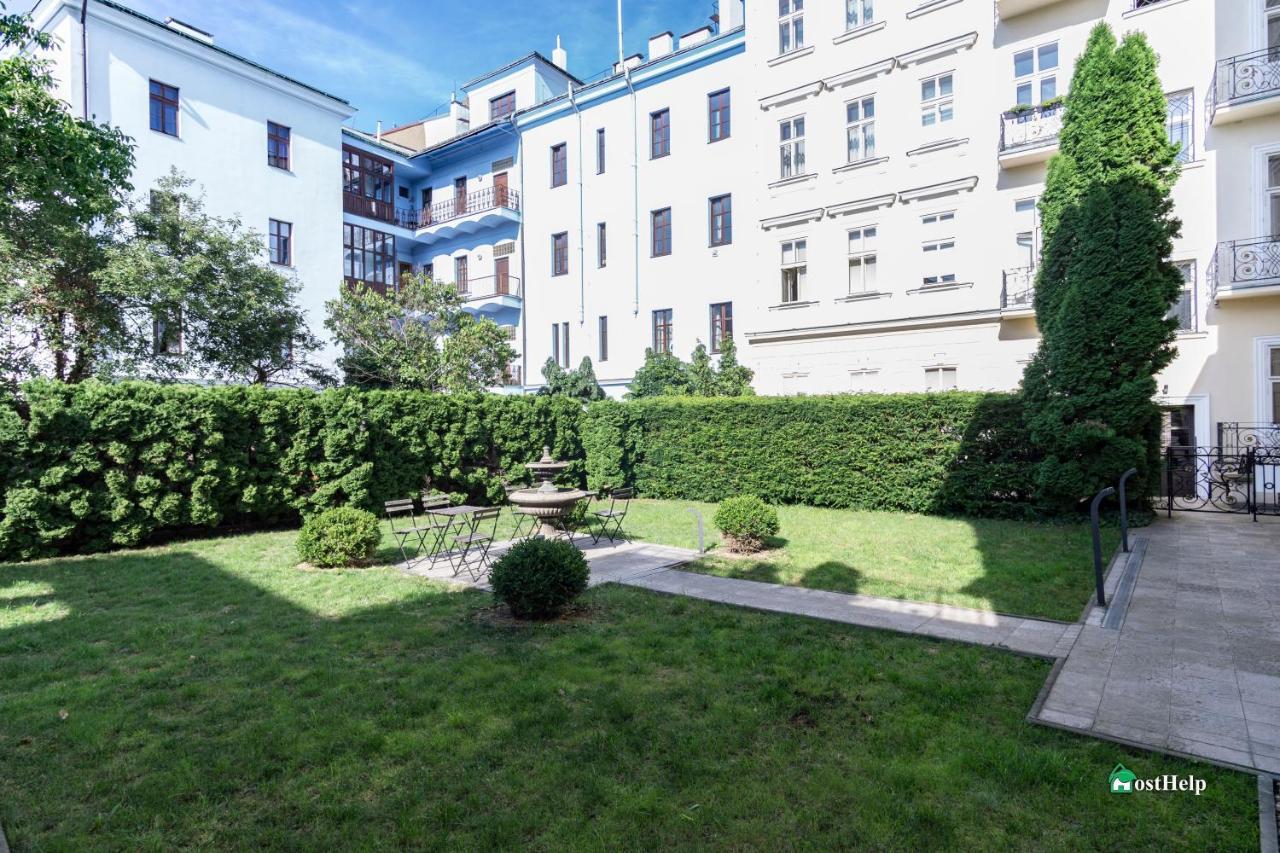 Villa With Hot-Tub, Terrace And Garden, Wenceslass Square Πράγα Εξωτερικό φωτογραφία