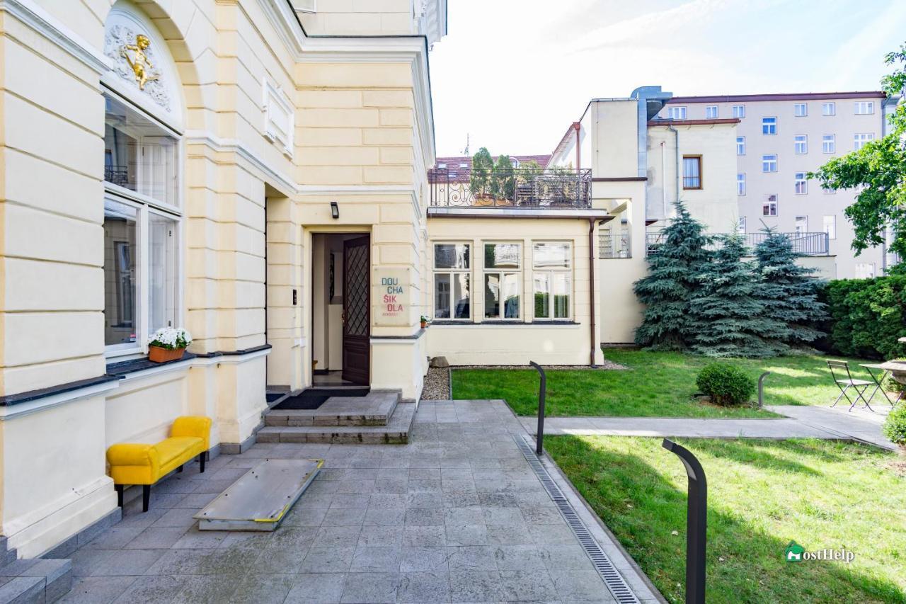 Villa With Hot-Tub, Terrace And Garden, Wenceslass Square Πράγα Εξωτερικό φωτογραφία