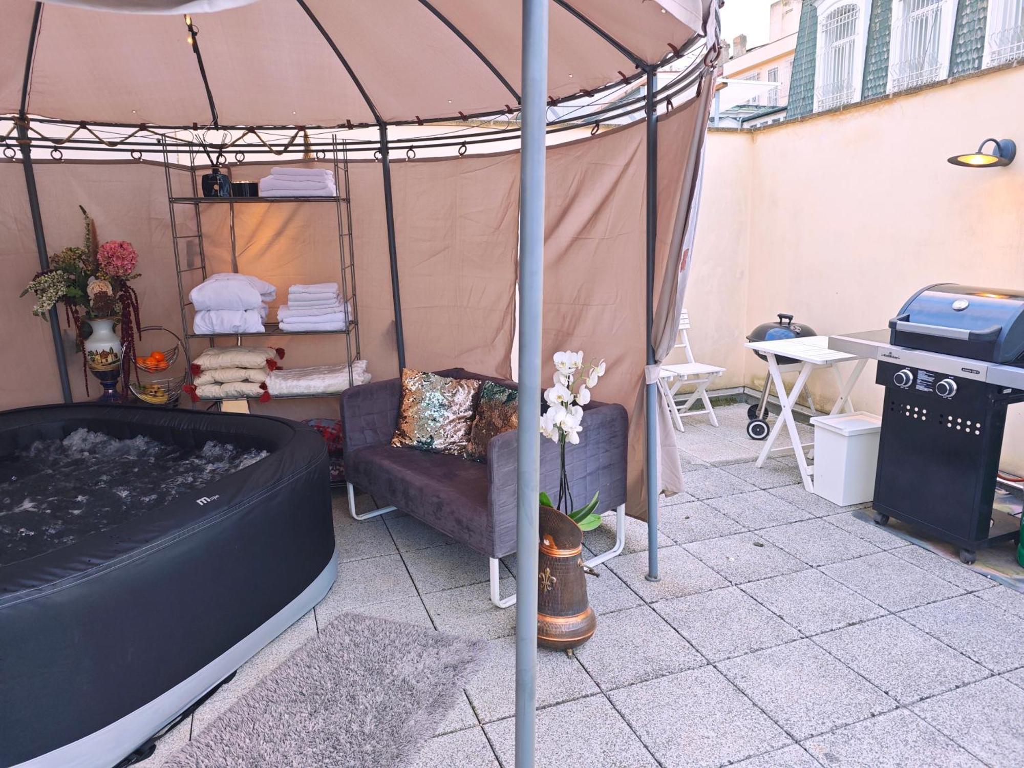 Villa With Hot-Tub, Terrace And Garden, Wenceslass Square Πράγα Εξωτερικό φωτογραφία