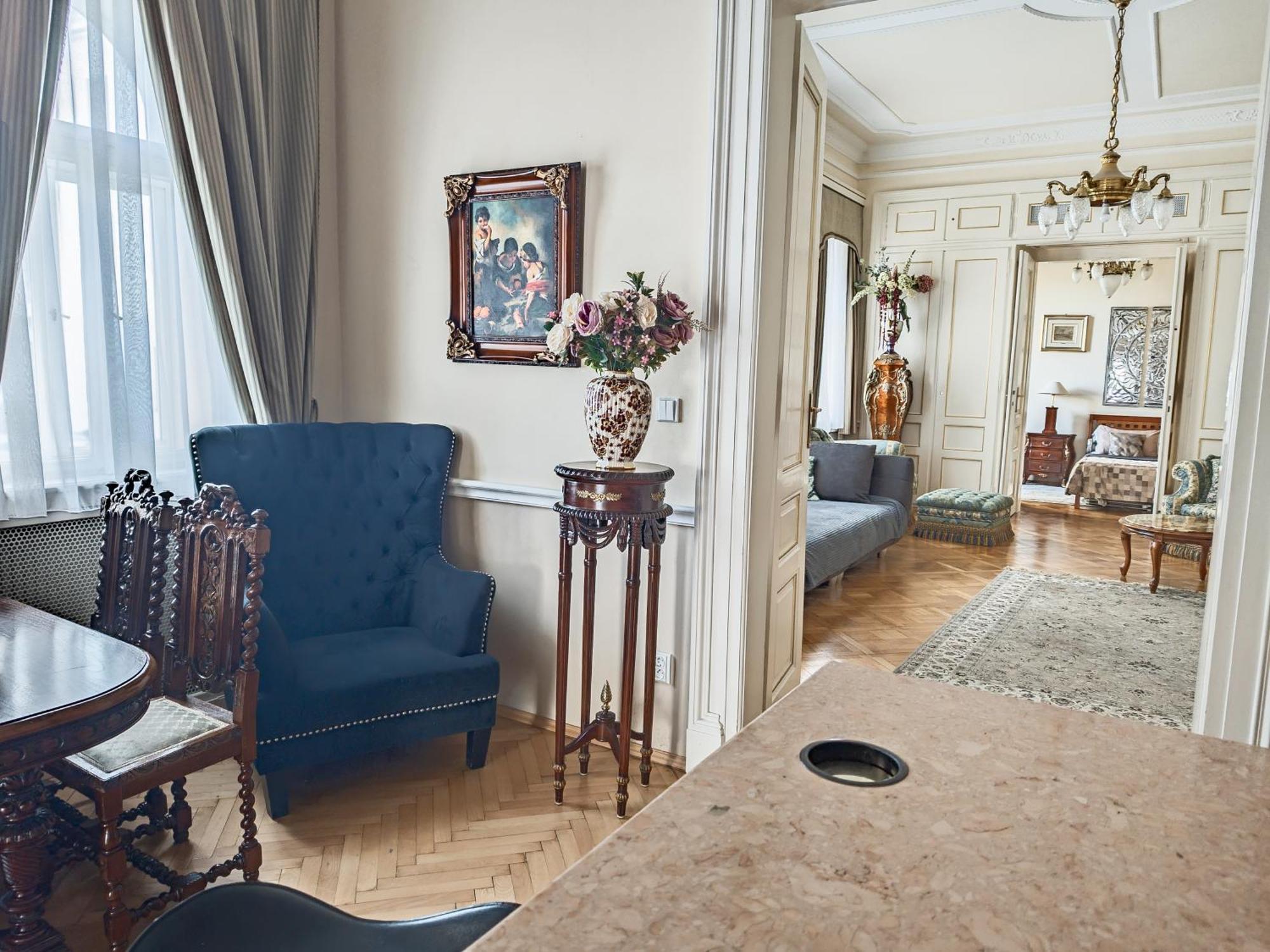 Villa With Hot-Tub, Terrace And Garden, Wenceslass Square Πράγα Εξωτερικό φωτογραφία
